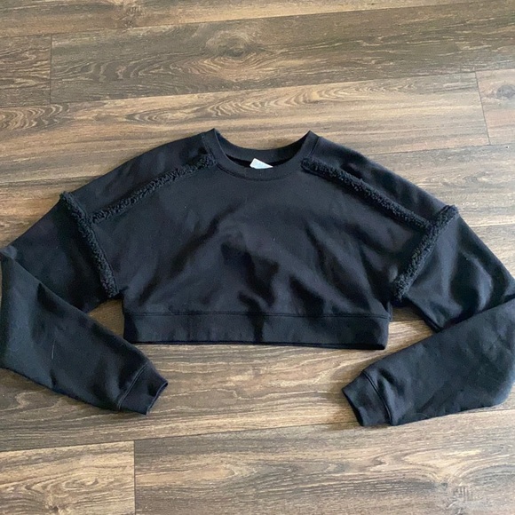 ALO Yoga Sweaters - Alo Yoga Cropped Sweater